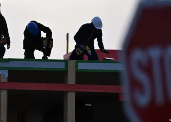 Vendosët të blini apartament në një projekt ndërtimi, por kompania falimenton. Çfarë mund të bëhet në raste të tilla?