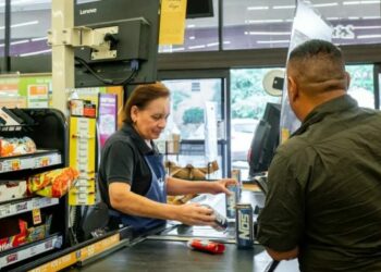 Këto janë vendet me pagat minimale më të larta dhe më të ulëta në botë!