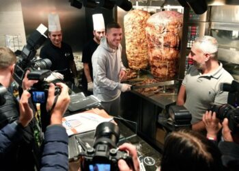 Historia e pabesueshme e ish- kampionit të botës me Gjermaninë. “Kam bërë 180 milionë paund me qebap”