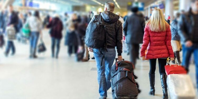 Shqiptarët duan të ikin, kërkesat për azil mbeten të larta, rriten edhe deportimet