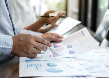 Kontabilistët depozitojnë në Kushtetuese kërkesën për shfuqizimin e ligjit për tatimin mbi të ardhurat; IKM dhe IEKA: Cenohet parimi i barazisë