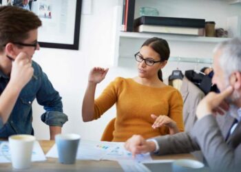 7 gjëra që njerëzit e zgjuar s’i thonë për veten në punë