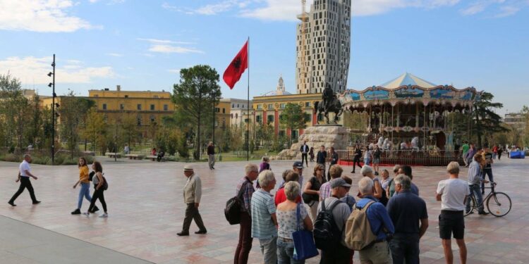 Paralajmërimet pa efekt, vetëm 10% e turistëve të huaj u akomoduan në janar sipas shifrave zyrtare