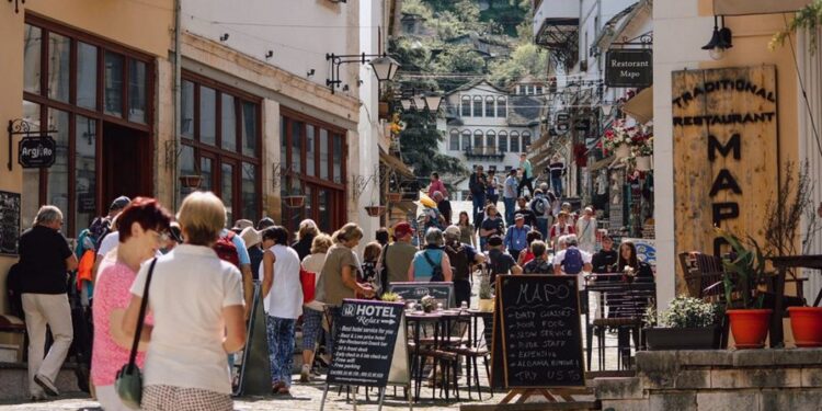 Turistët e huaj erdhën, por sa shpenzuan gjatë 2023?