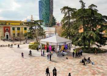 Bilanci i turizmit për shkurtin: Të huajt vijnë, shqiptarët ikin