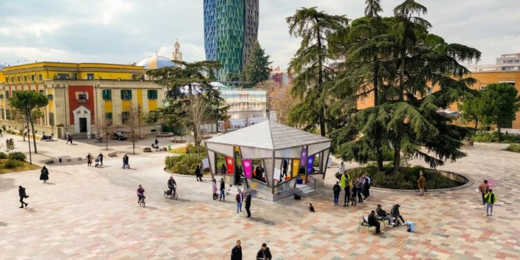 Bilanci i turizmit për shkurtin: Të huajt vijnë, shqiptarët ikin