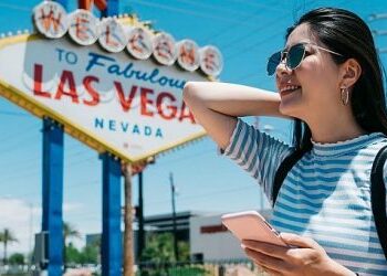 Të rinjtë në SHBA braktisin universitetet – Zgjedhje në masë të profesioneve teknike si hidraulikë dhe elektricistë