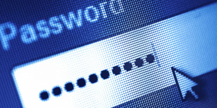 Mbretëria e Bashkuar ndalon fjalëkalimet e dobëta