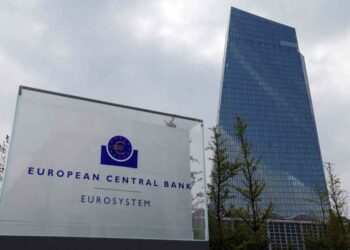 ECB mban të pandryshuara normat e interesit, ulja është ‘e përshtatshme’ nëse inflacioni bie më tej