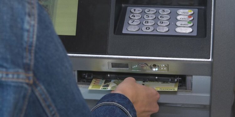 Lekë falas nga qeveria, nisma që ka për qëllim reduktimin e parasë “cash” do të zbatohet nga Maji