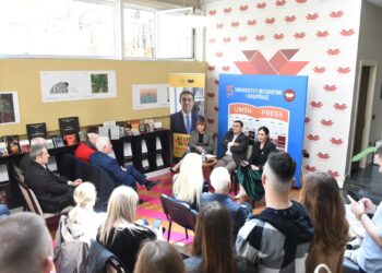 Në qendrën Kombëtare të Librit, Akademik Angjeli prezanton kolanën “Ditari i tranzicionit”