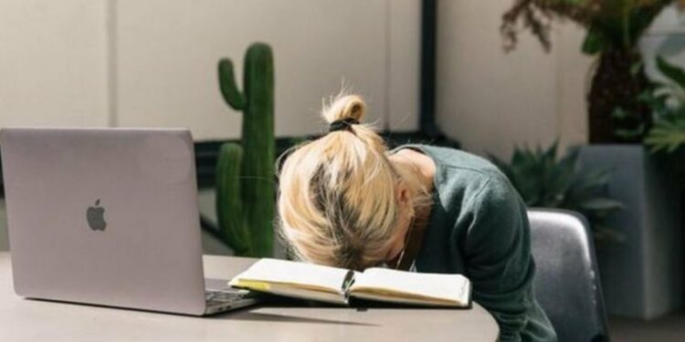 Disa mënyra se si mund të menaxhosh ankthin nga mungesa e parave