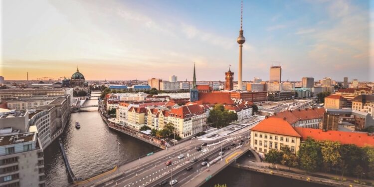 Ku mund të fitosh më shumë para’ në Gjermani? 40 mijë vende të lira në banka, Frankfurti më “i eturi”