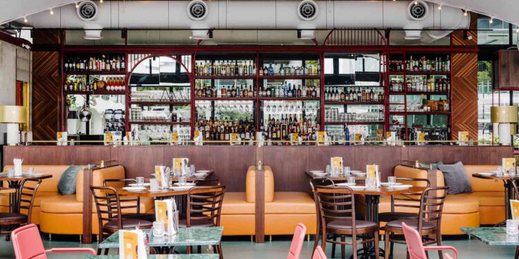 Biznesi i preferuar i shqiptarëve arrin 650 milionë euro, rritet sërish numri i kafeneve, rekord në Europë