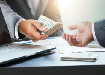 Kredia për shtëpi, bankat shtrëngojnë kushtet për individët