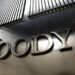 Moody’s rishikon në rritje perspektivën e Shqipërisë, rritja 3.4% këtë vit, borxhi publik zbret në 56.3%