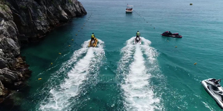 Motorë uji, skafe e sërf, ndryshon ligji për aktivitetet e turizmit detar