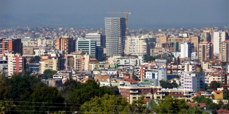 Rritja e referencës për apartamentet, Ndërtuesit çojnë në Kushtetuese draftin