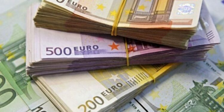 Banka e Shqipërisë bleu një rekord prej 249 milionë euro në ankandet valutore vitin e kaluar