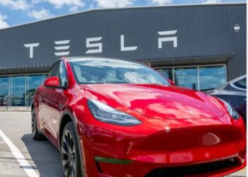 Largohen 14 mijë punonjës nga Tesla, përfshirë edhe drejtues