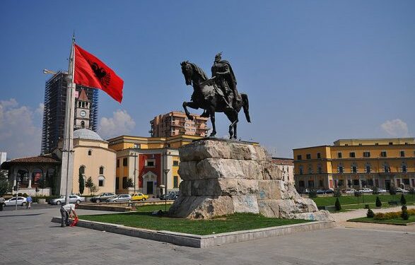 FMN pesimiste për Shqipërinë, ul parashikimin për rritjen ekonomike