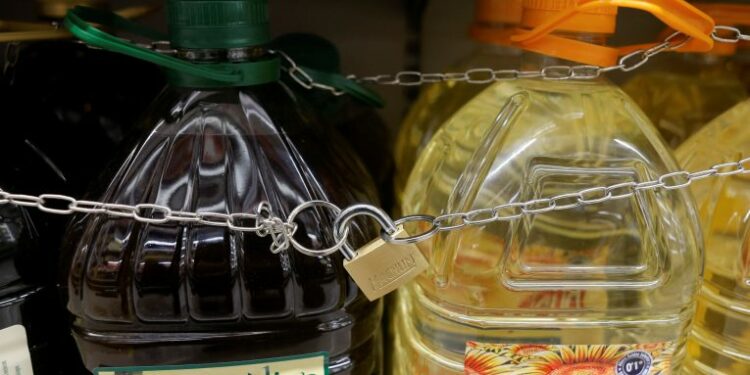 Vaji i ullirit bëhet artikulli më i vjedhur nga dyqanet spanjolle