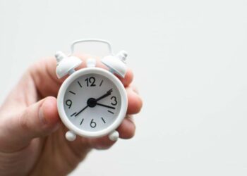 Ata që zgjohen herët më produktivë dhe të kënaqur