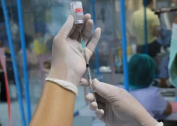 AstraZeneca tërhiqet nga vaksina kundër Covidit