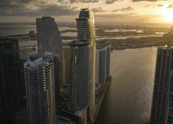 Prodhuesi i makinave luksoze Aston Martin zbulon “projektin e tij të parë ultra-luksoz të pasurive të paluajtshme