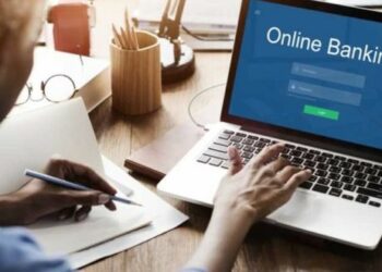 E-Banking/ Shqiptarët preferojnë transaksionet bankare nëpërmjet telefonit, pesha arrin në 58% të totalit