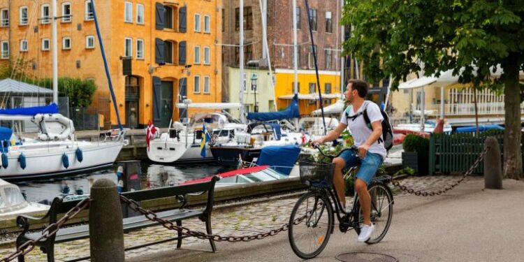 Vendet europiane ku paguhesh për të shkuar në punë me biçikletë