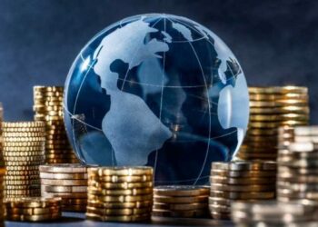 Huamarrjet nga familjet, bizneset dhe qeveritë/ Si u fut bota në një borxh prej 315 trilion dollarë?