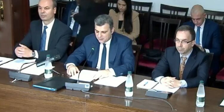 Guvernatori i BSH: Zhvlerësimi i euros, ndikim edhe nga ekonomia informale