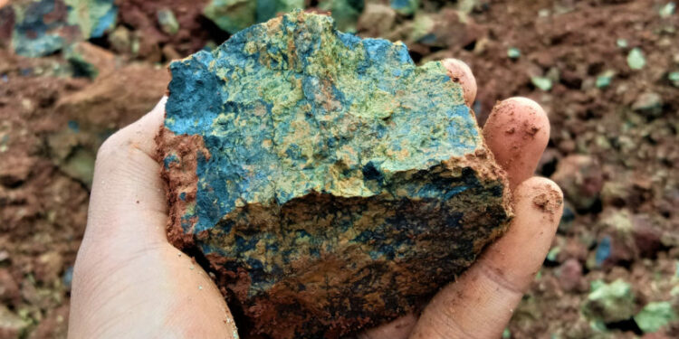 Mineralet kryesore që nxjerr Shqipëria – Gati 75% e lejeve aktive dominohet nga kromi, guri gëlqeror e hekur nikeli