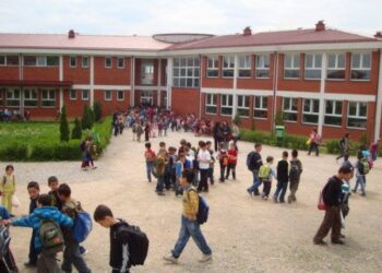 “Boshatiset” Shqipëria, INSTAT: Më pak nxënës të regjistruar në shkolla