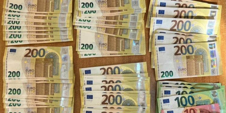 Mosdeklarimi i parave në kufi, Doganat: Në një vit, rastet u shtuan me 66%