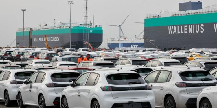 Portet europiane po kthehen në parkingje makinash elektrike