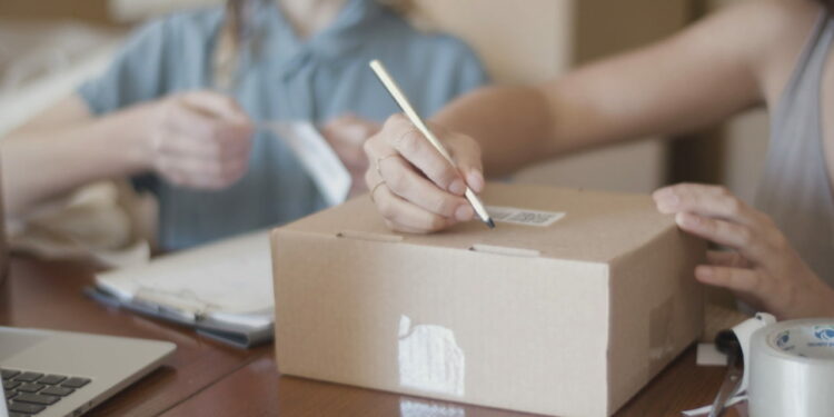 Tregu i shërbimeve postare ra me 10% në 2023