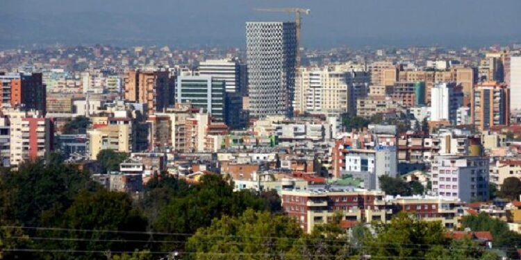 Çmimet e referencës sipas zonave në Tiranë. Rikthehet rivlerësimi i pronave, sa do të paguajnë shqiptarët?