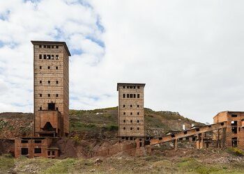 Ish-reparte ushtarake dhe magazina, pronat shtetërore do të shkëmbehen ose shemben për interesa të privatit