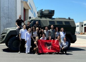 Kjo është makina e parë shqiptare, e blinduar