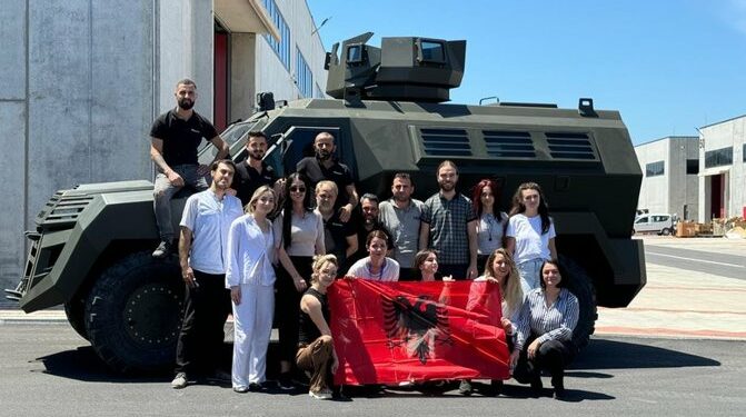 Kjo është makina e parë shqiptare, e blinduar