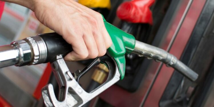 Nafta bie në bursa në nivelin më të ulët të 7 muajve, ndikim i papërfillshëm në Shqipëri