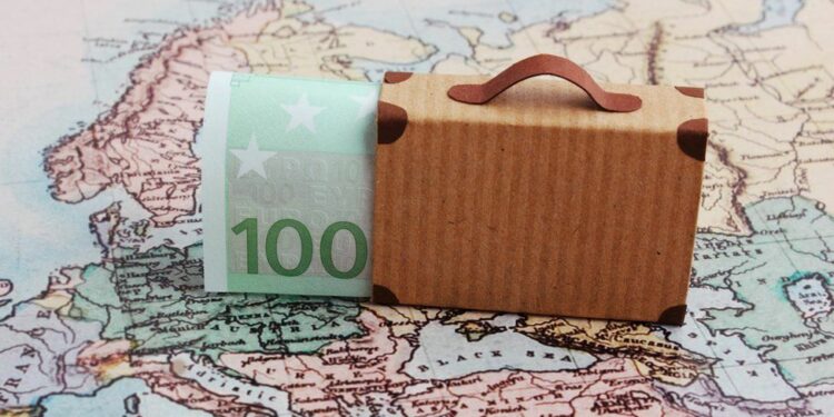 Emigrantët më shumë para në atdhe, por ato zhvlerësohen nga euro