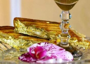 Sanduiçi më i shtrenjtë në botë: Kushton 214 dollarë dhe është i mbuluar me ar