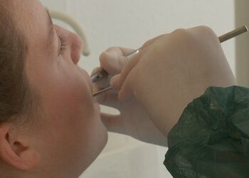 Të huajt vijojnë traditën, pushime dhe rregullim dhëmbësh në Shqipëri