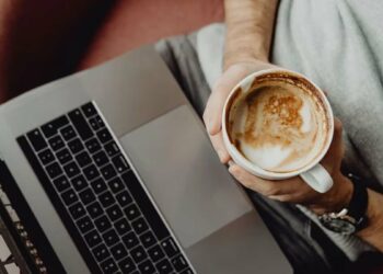 Greqia bëhet vendi i parë i BE-së që prezanton një javë pune gjashtëditore