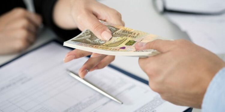 Revanshi i kredisë, rritje me 37% për 5 mujorin. Po merret kryesisht në lek