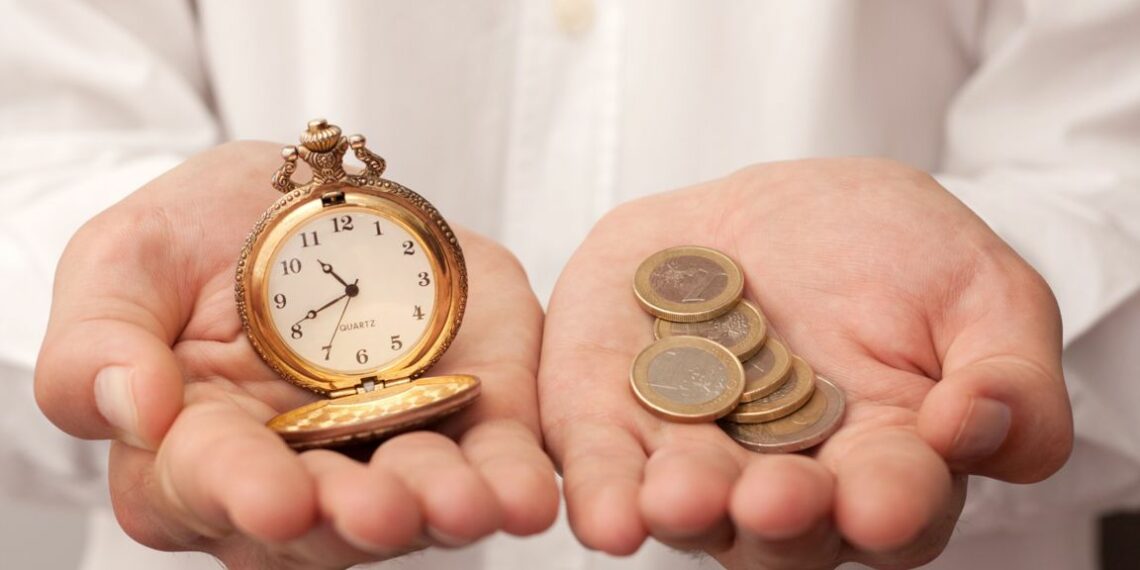 Më të lumtur ata që kanë para apo kohë?