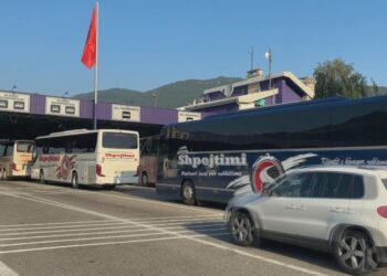 Sigurojmë makinat, por jo shëndetin. Rritja e turizmit shton të ardhurat për kompanitë e sigurimeve